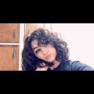 Meet your Posher, Mya